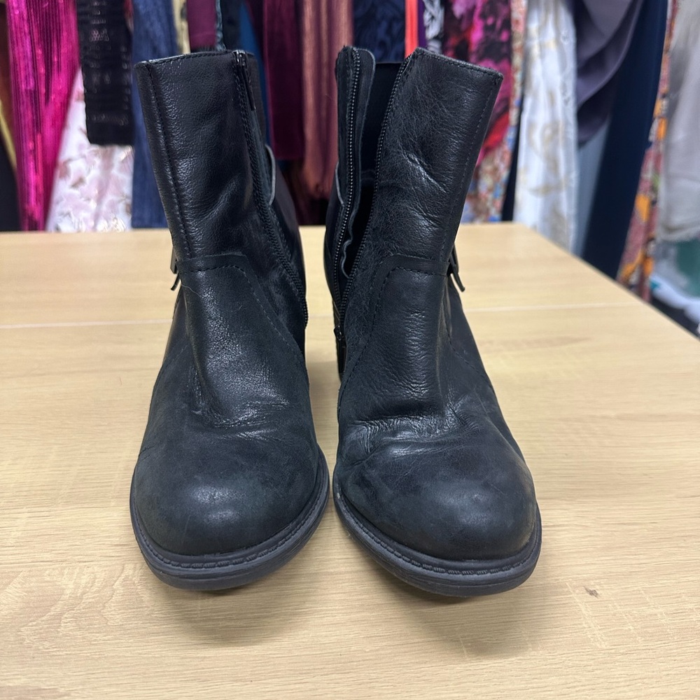 Crown Vintage Zip Up Ankle Black Booties Women's Size 8.5 EUC